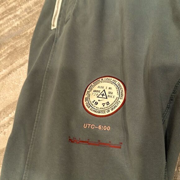 Nike standard issue men's drop-fit joggers size XXL in EUC - Picture 4 of 11